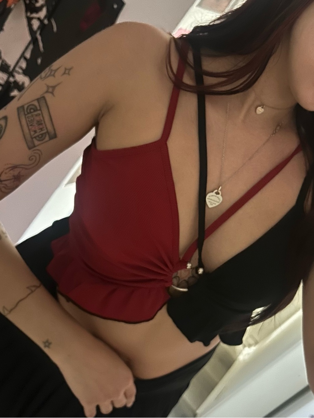 Trending Y2K Colorblock black and red gothic Ring Linked Ruffle Hem Cami